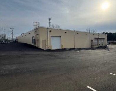 More Photos Of 2216 Magnolia St, Richmond Warehouse For Lease