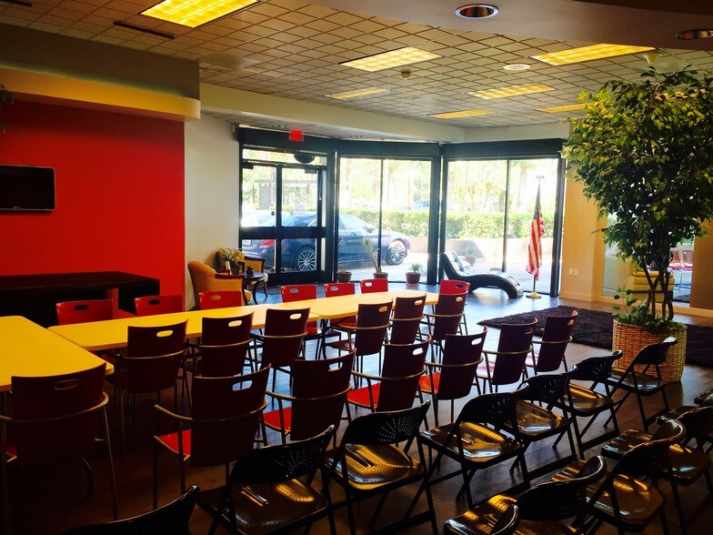 More Photos Of 5975-5999 Topanga Canyon Blvd, Woodland Hills Storefront For Lease