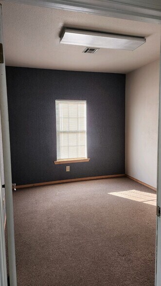 More Photos Of 214 N Oklahoma Ave, Shawnee Medical For Sale