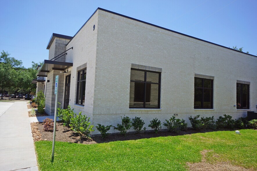 More Photos Of 12440 Emily Ct, Sugar Land Medical For Lease