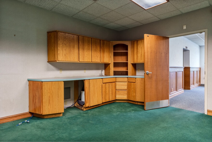 More Photos Of 6212 Material Ave, Loves Park Warehouse For Sale