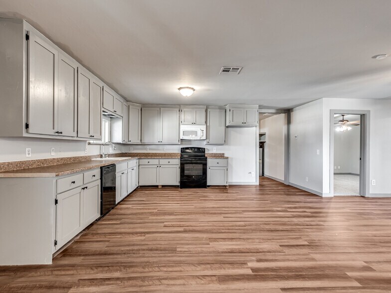 More Photos Of 2701 Cobalt Ct NW, Piedmont Apartments For Sale