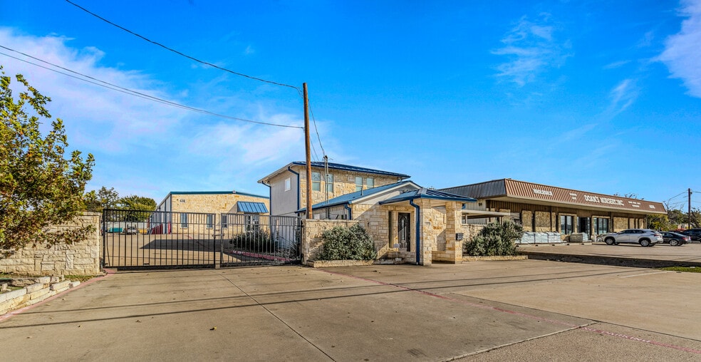 More Photos Of 618 S Belt Line Rd, Irving Office For Lease