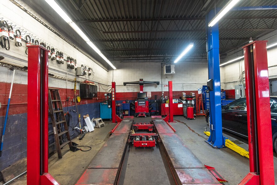 More Photos Of 8685 Torresdale Ave, Philadelphia Auto Repair For Sale
