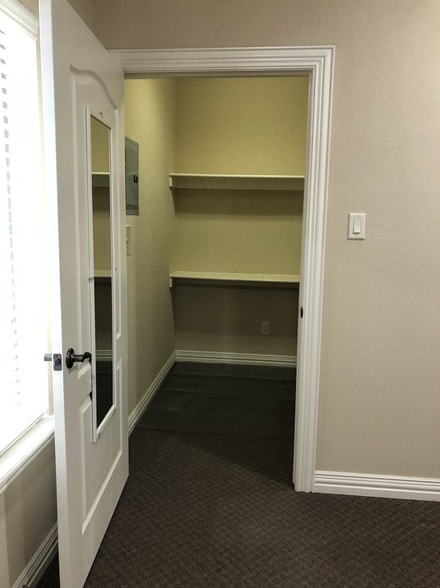 More Photos Of 1400 W Mayfield Rd, Arlington Loft Creative Space For Lease