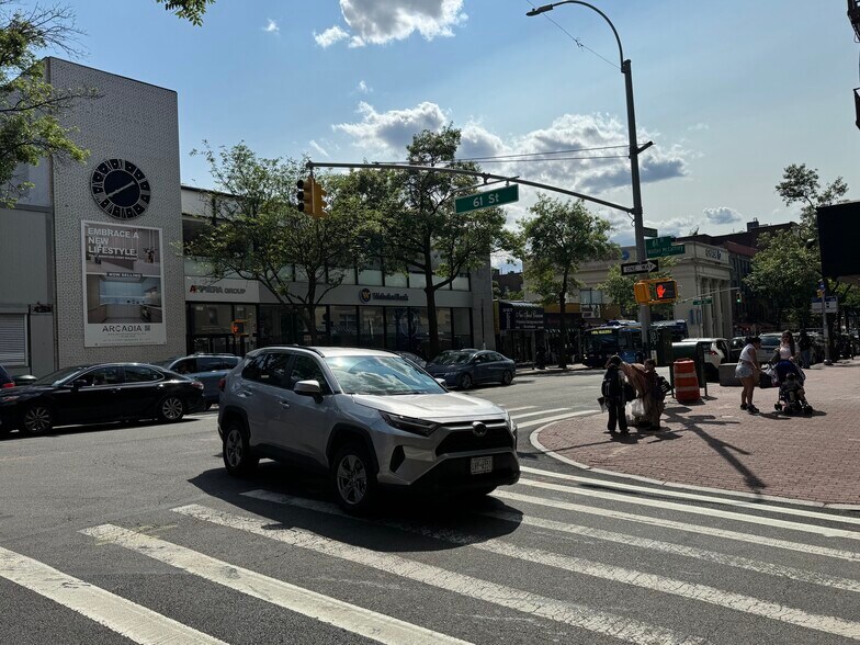 More Photos Of 60-26 Woodside Ave, Flushing Storefront For Lease