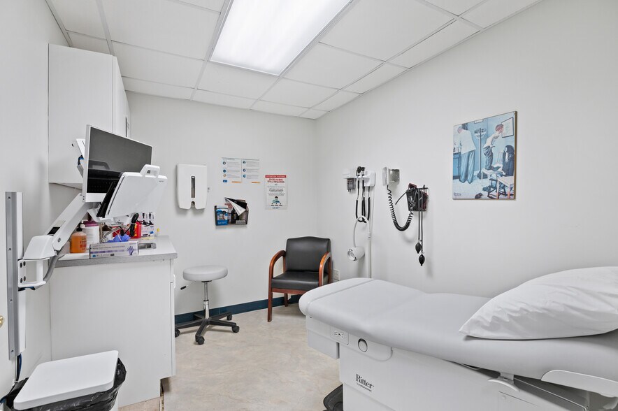 More Photos Of 1353 Boston Post Rd, Madison Medical For Lease