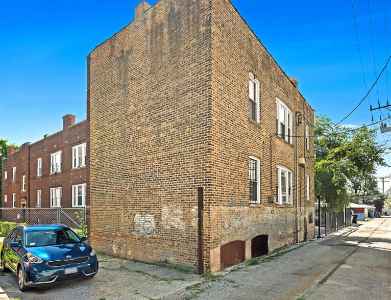 More Photos Of 2838 N Albany Ave, Chicago Apartments For Sale