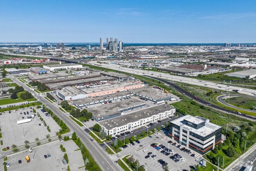 More Photos Of 40 Snidercroft Rd, Concord Flex For Sale