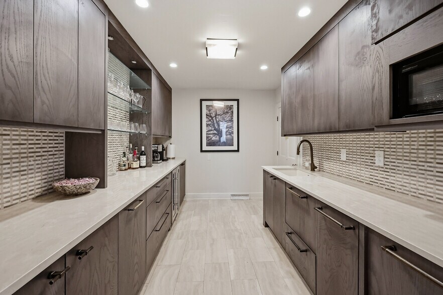 More Photos Of 131 Kentucky Ave, Lexington Freestanding For Sale