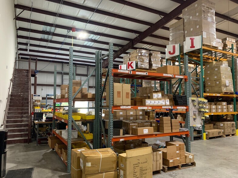 More Photos Of 11500 S Sam Houston Pkwy W, Houston Showroom For Sale