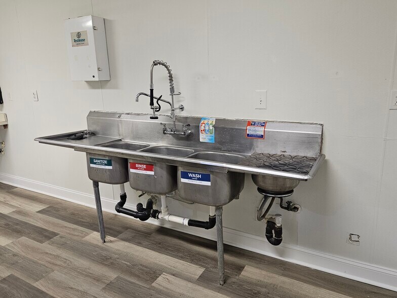 More Photos Of 14900 Cloverdale Rd, Dale City Daycare Center For Sale