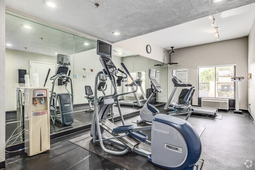 More Photos Of 1810 S Highway 27, Clermont Hotel For Sale