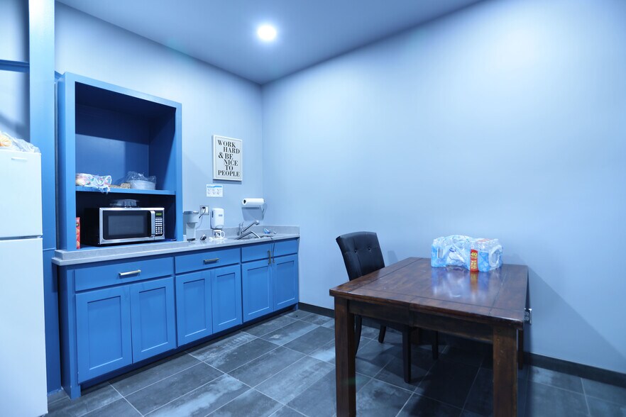 More Photos Of 11315 Hide-A-Way Ln, Thackerville Warehouse For Sale