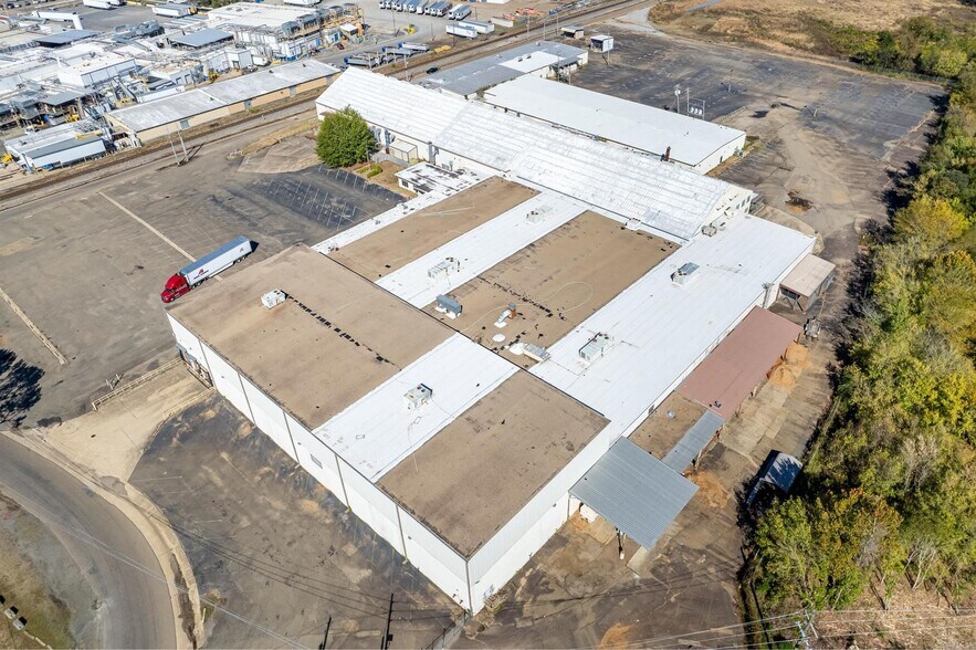 More Photos Of 103 Red Bridge Rd, De Queen Warehouse For Sale