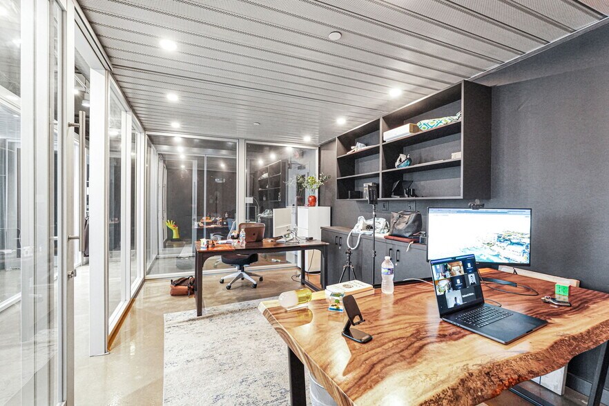 More Photos Of 2121 NW 2nd Ave, Miami Storefront Retail Office For Lease
