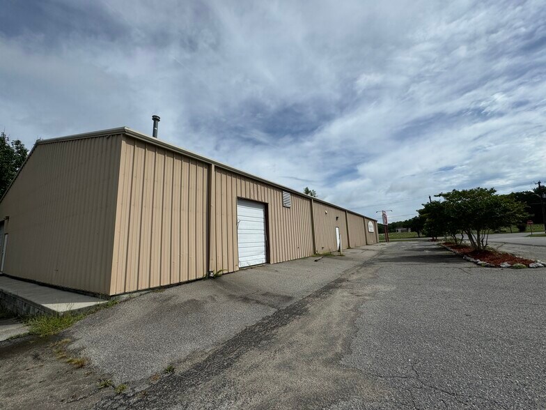 Primary Photo Of 1708 E Broad Ave, Rockingham Light Distribution For Sale