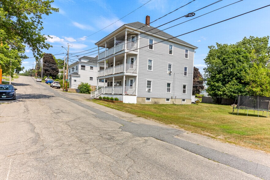 More Photos Of 51 Tanguay St, Sanford Apartments For Sale