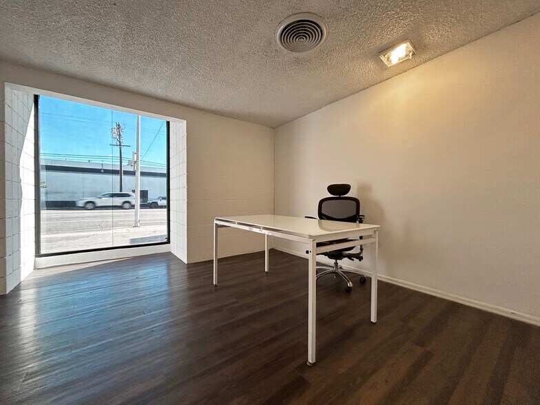 More Photos Of 8511 Lankershim Blvd, Sun Valley Warehouse For Lease