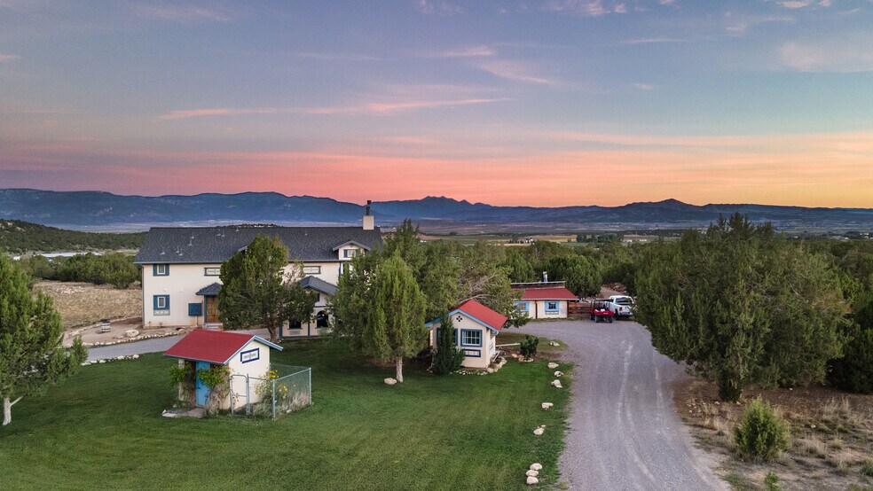 More Photos Of 11550 Pigeon Hollow Rd, Spring City Hotel For Sale