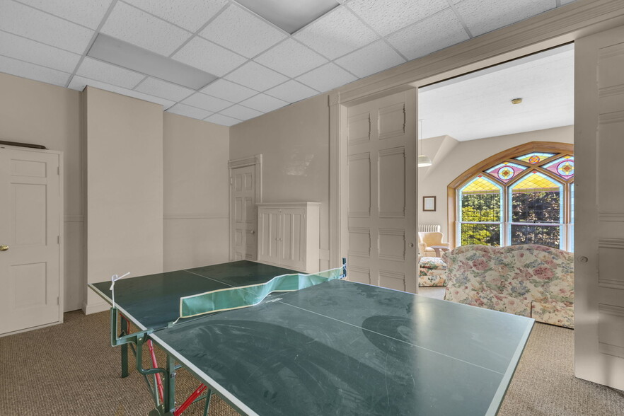 More Photos Of 61 Main St, Unionville Office For Sale