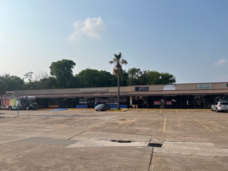More Photos Of 8200-8290 W Bellfort St, Houston Unknown For Lease