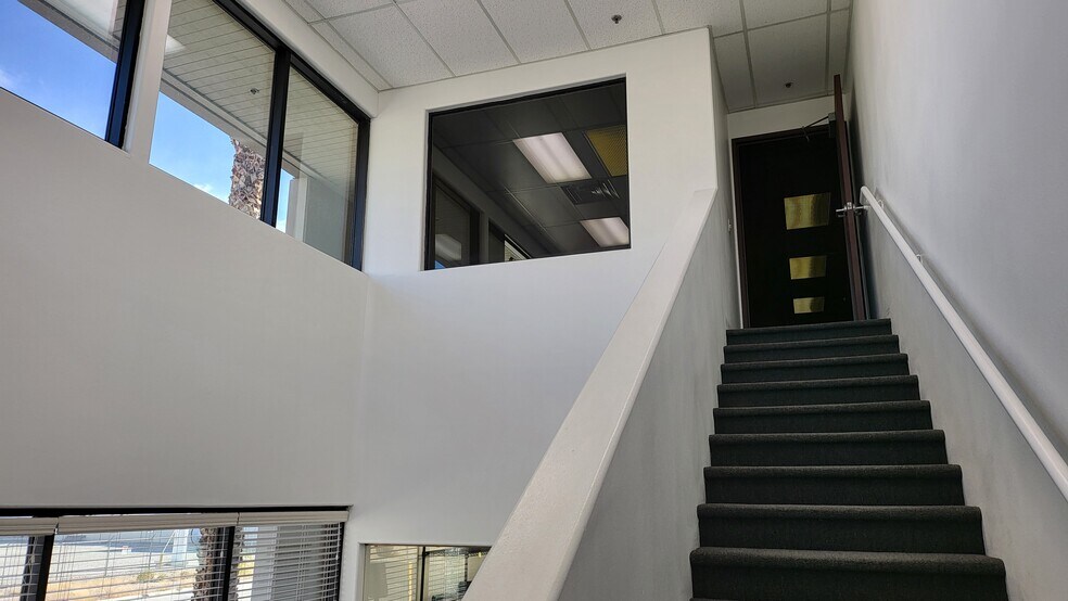 More Photos Of 3325-3326 W Oquendo Rd, Las Vegas Warehouse For Lease