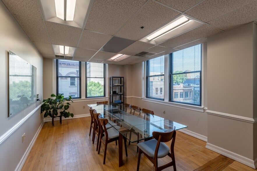 More Photos Of 19 W Hargett St, Raleigh Loft Creative Space For Lease