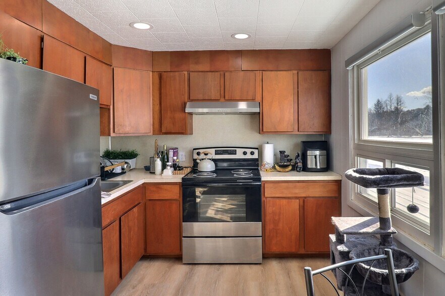 More Photos Of 306 Merwinsburg Rd, Effort Apartments For Sale
