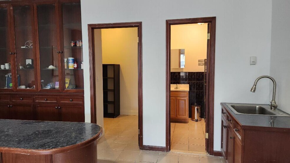 More Photos Of 4365 Bowne St, Flushing Office Residential For Lease