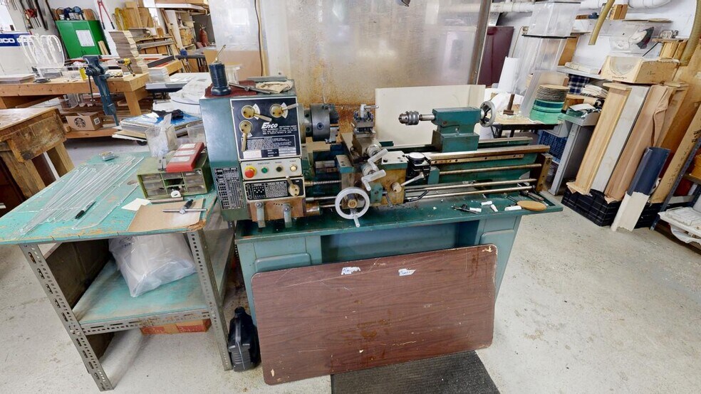 More Photos Of 21706 E US Highway 30, Lynwood Warehouse For Sale