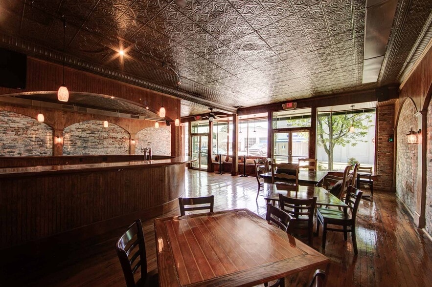 More Photos Of 302 Main St, Columbia Industrial For Sale