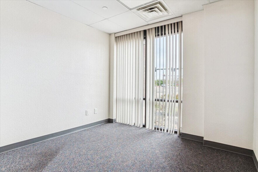 More Photos Of 5105 S Santa Fe Dr, Littleton Medical For Sale