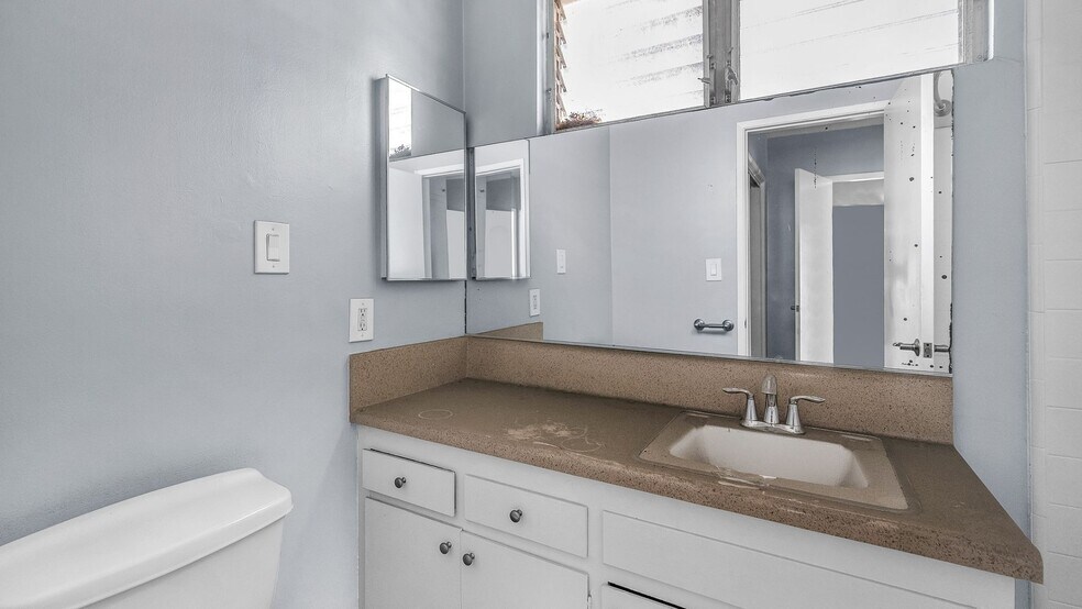 More Photos Of 4215 Vineland Ave, Studio City Apartments For Sale