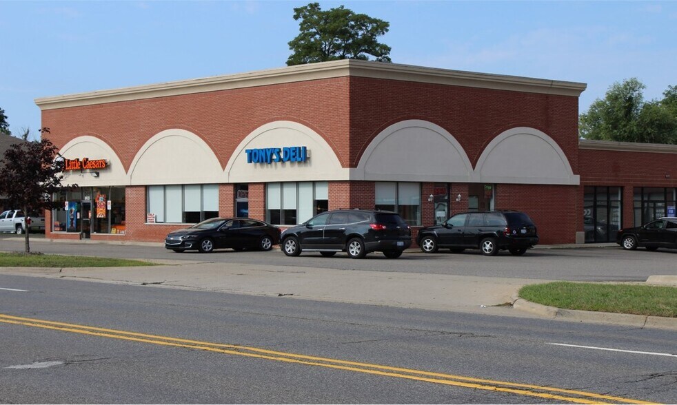 More Photos Of 3232-3260 Orchard Lake Rd, Orchard Lake Unknown For Lease