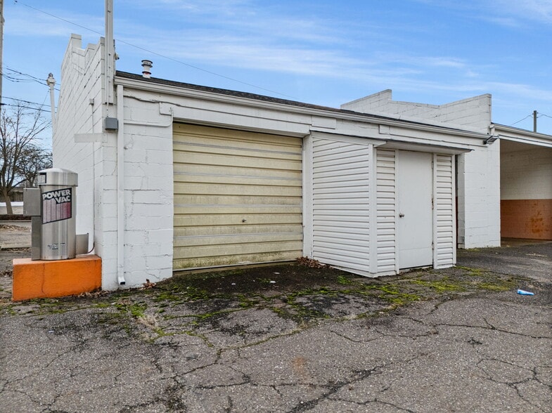 More Photos Of 1620 Keuper Blvd NE, Massillon Carwash For Sale