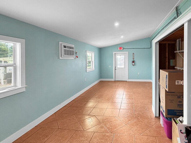 More Photos Of 3366 Stringfellow Rd, Saint James City Office For Sale