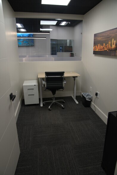 More Photos Of 16101-16173 Biscayne Blvd, North Miami Beach Coworking Space