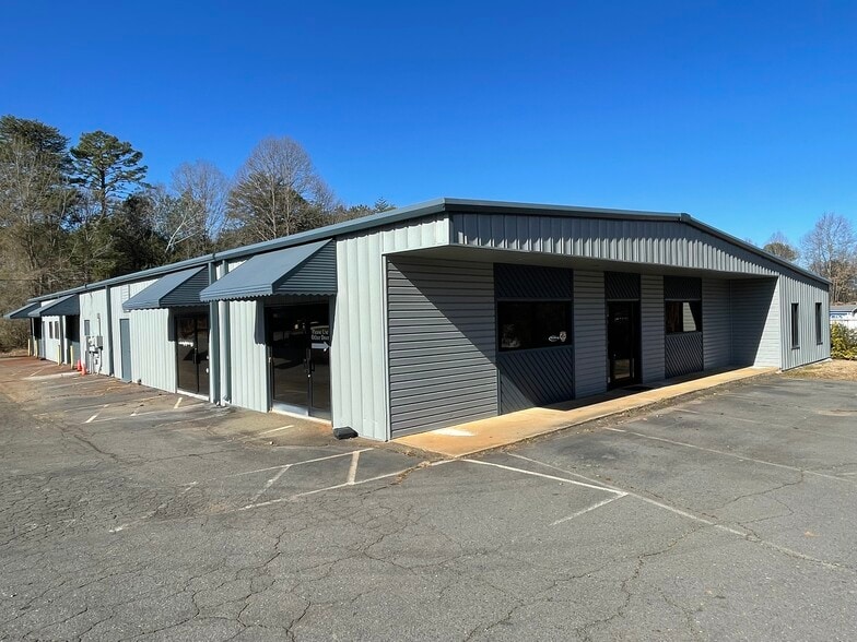 More Photos Of 8621 Fairview Rd, Charlotte Unknown For Lease