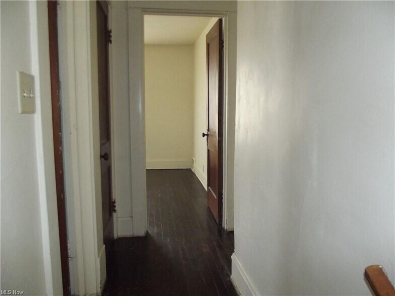 More Photos Of 17051 Libby Rd, Maple Heights Storefront Retail Residential For Lease