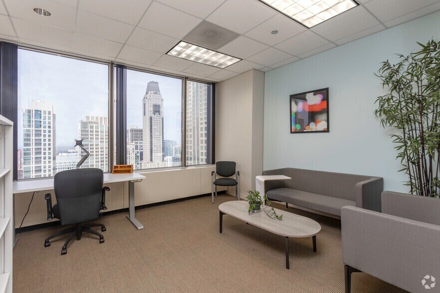More Photos Of 875 N Michigan Ave, Chicago Coworking Space