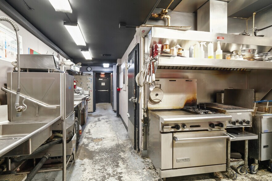 More Photos Of 12035 NE Glisan St, Portland Restaurant For Sale