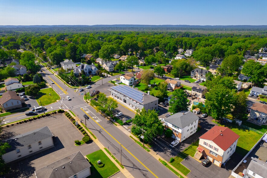 More Photos Of 800 Inman Ave, Colonia General Retail For Sale