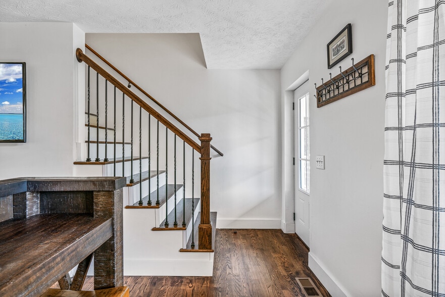 More Photos Of 1249 Gulf Rd, Spencer Golf Course Driving Range For Sale