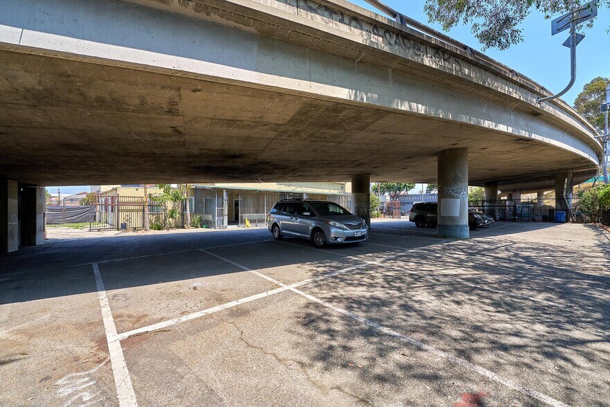 More Photos Of 824 Venice Blvd, Los Angeles Religious Facility For Sale