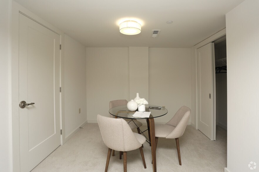 More Photos Of 174 E Main St, Spartanburg Apartments For Lease