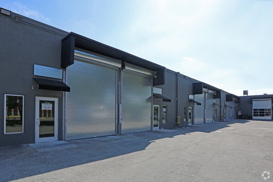 More Photos Of 5705-5785 NW 84th Ave, Miami Warehouse For Lease