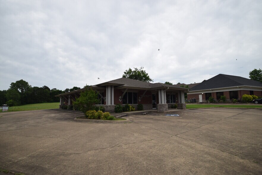 More Photos Of 3001 Twin Rivers Dr, Arkadelphia Medical For Lease