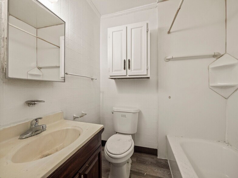 More Photos Of 6735-6819 Ford St, Warren Apartments For Sale