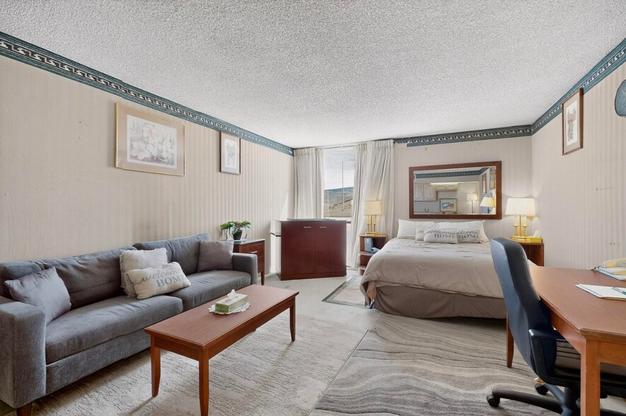 More Photos Of 1501 E Santa Fe Ave, Grants Hotel For Sale